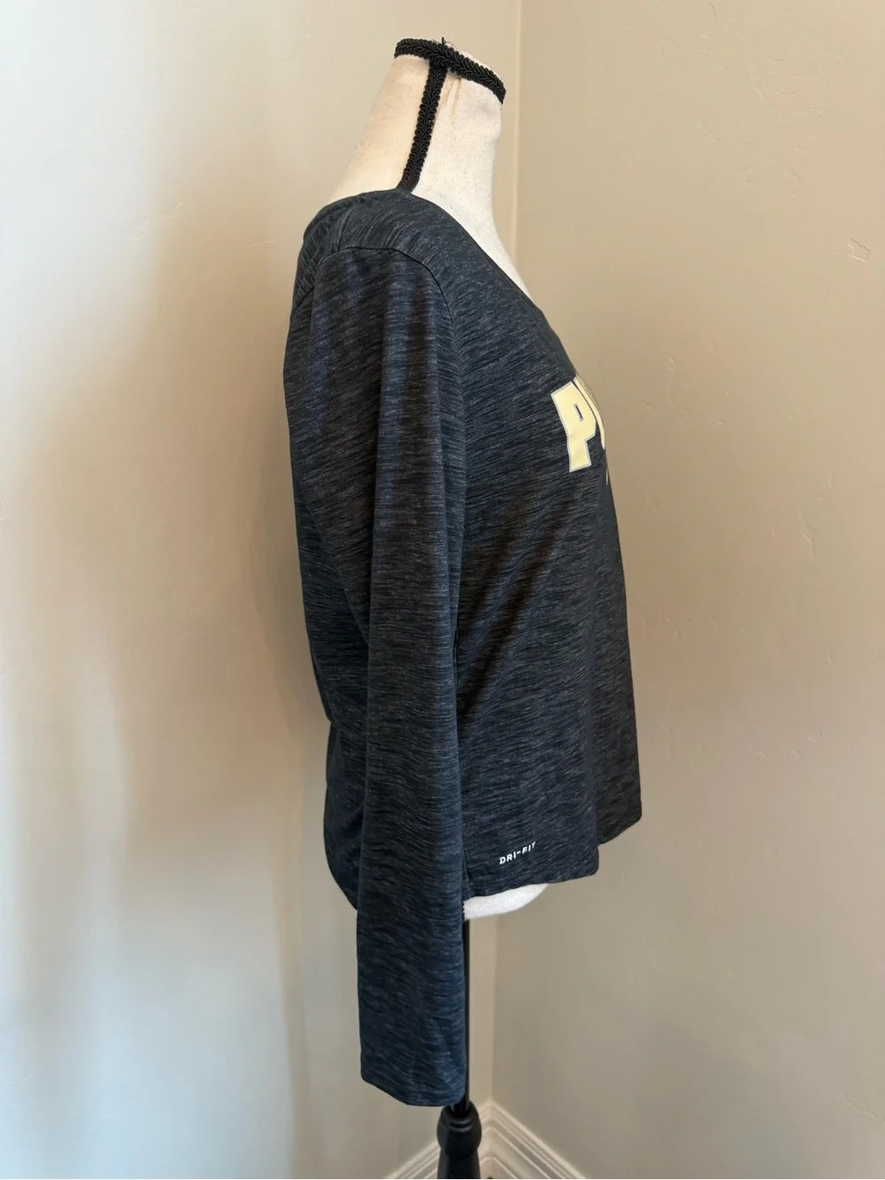 Nike Purdue Boilermakers Dri-FIT Long Sleeve Shirt Women’s Small NCAA